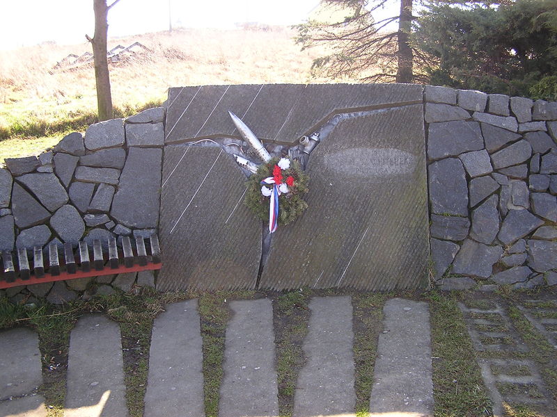 Soubor:Whitehead memorial.JPG