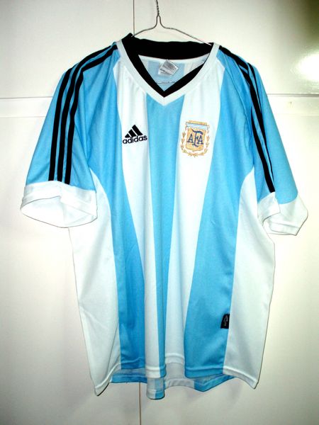 Soubor:ArgentinaShirt2002preWorldCup.jpg