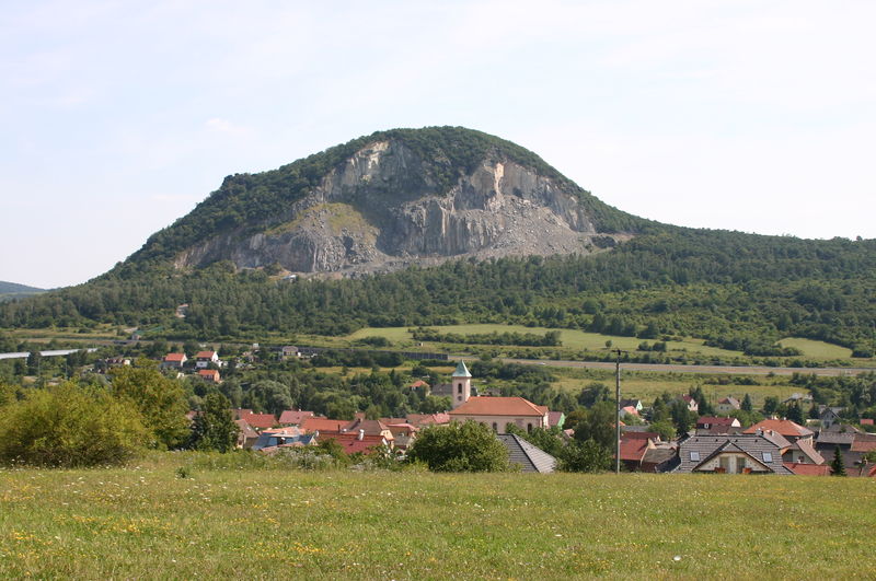 Soubor:Želenice a Želenický vrch.JPG