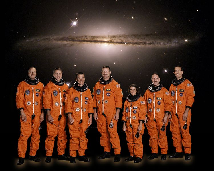 Soubor:STS-109 crew.jpg