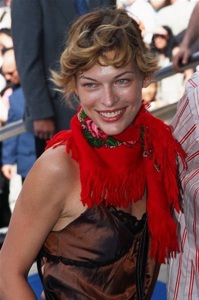 Soubor:Milla Jovovich2(cannesBlueCarpet).jpg