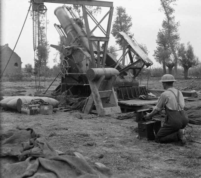 Soubor:15inchHowitzerGranniePolygonWood27Sept1917.jpg