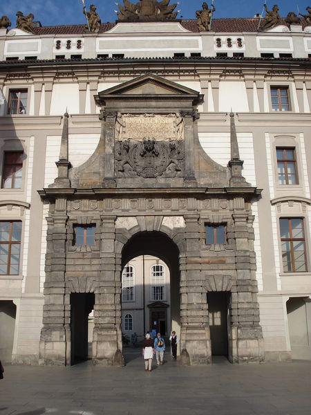 Soubor:Prague Castle Mathias Gate.jpg