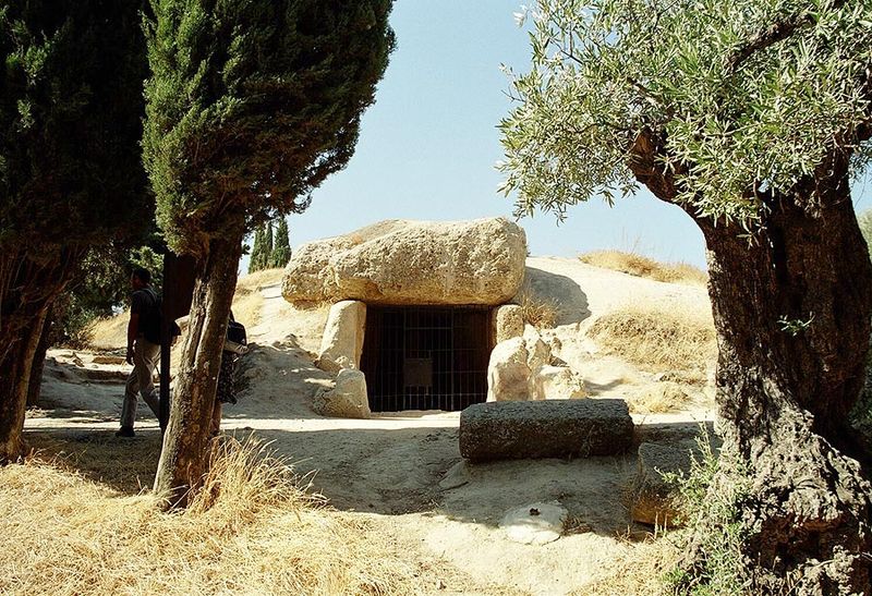 Soubor:Dolmen de Menga Antequera20.jpg