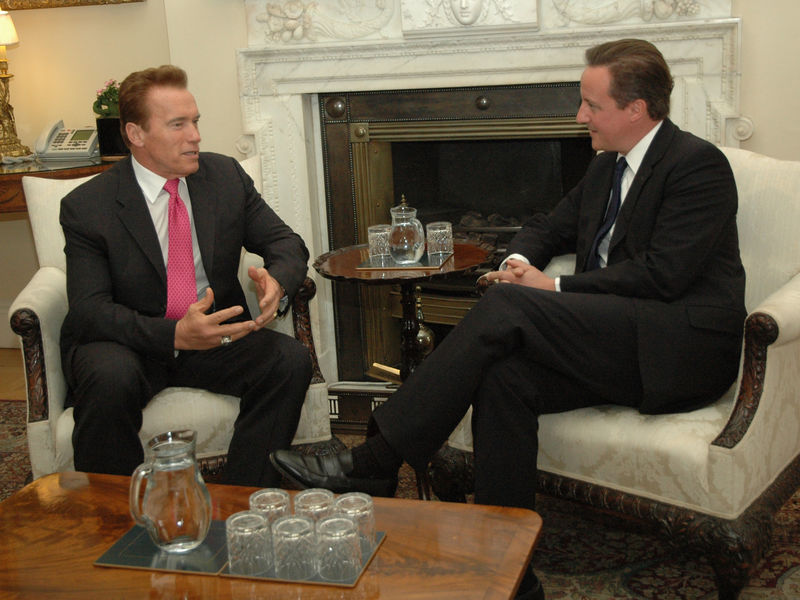 Soubor:PM and Arnold Schwarzenegger-Flickr-2010-2.jpg