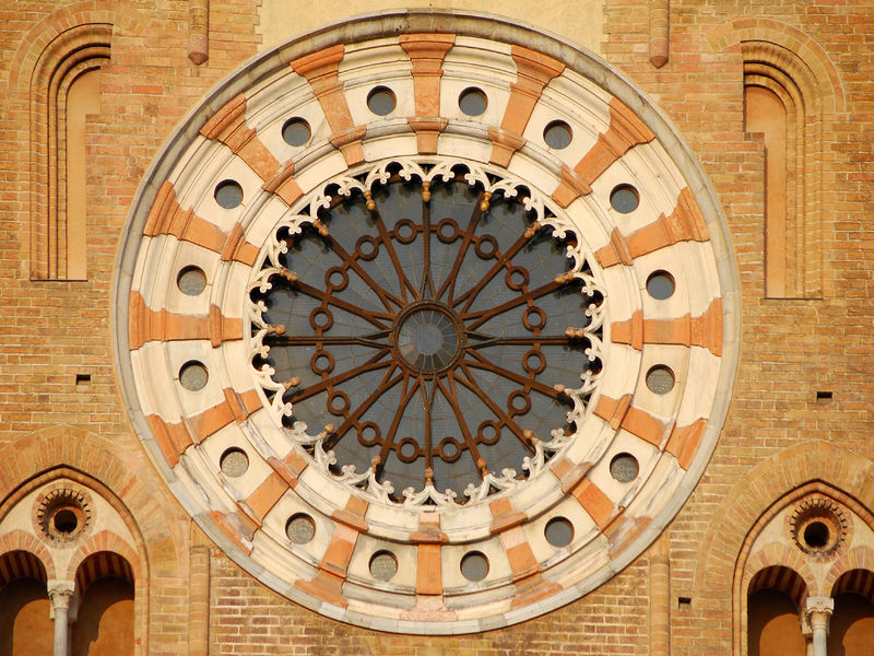 Soubor:Rose-window-Cathedral-Lodi.JPG