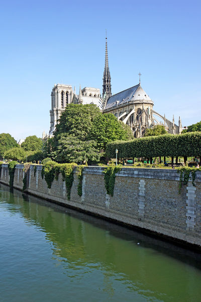 Soubor:France-000257-Great Church.jpg