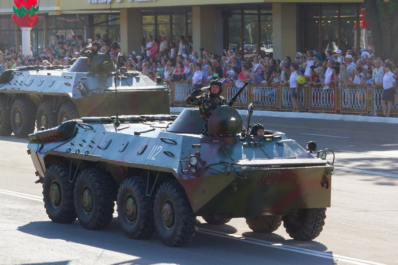 Soubor:BTR-70 APCs, Tiraspol 2015.JPG