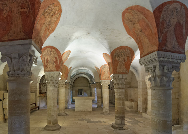 Soubor:Bayeux cathedrale Notre-Dame crypte.jpg