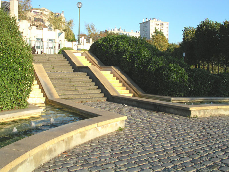 Soubor:Fontaine belleville 1.jpg