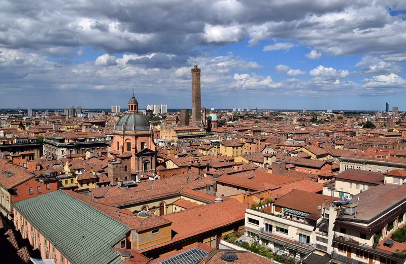 Soubor:Bologna la rossa-2017-Flickr.jpg