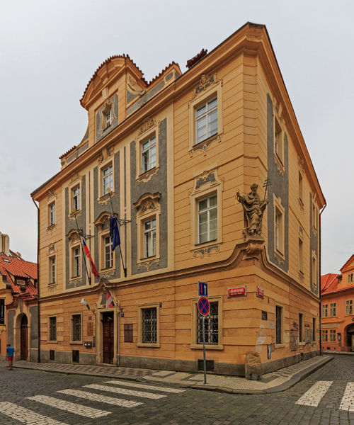 Soubor:Prague 07-2016 Lusatian Seminary.jpg