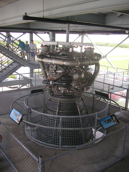 Soubor:Space-shuttle-engine-NASA.jpg