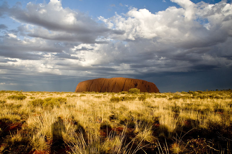 Soubor:ULURU Non-HDR Flickr.jpg