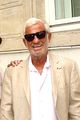 Belmondo en août 2012 chez lui à Paris.jpg