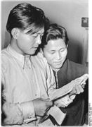 Bundesarchiv Bild 183-18284-0012, Leipzig, koreanischen Gaststudenten.jpg