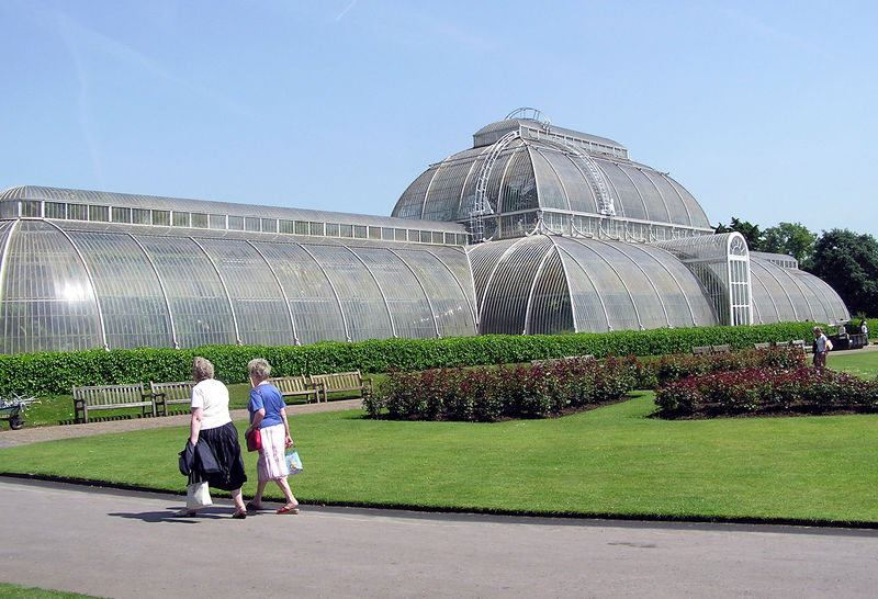 Soubor:Kew.gardens.palm.house.london.arp.jpg