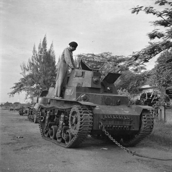 Soubor:IWM-SE-5742-tank-Surabaya-194511.jpg