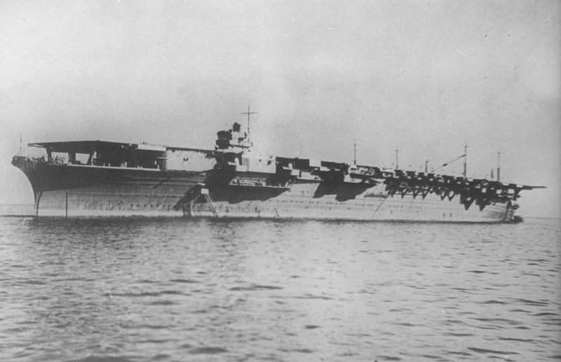 Soubor:Japanese.aircraft.carrier.zuikaku.jpg