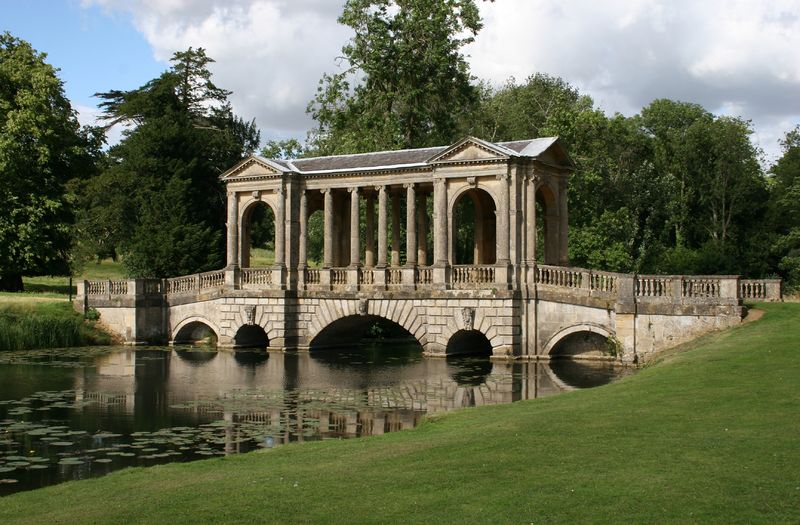 Soubor:Stowe Park Palladian bridge.jpg