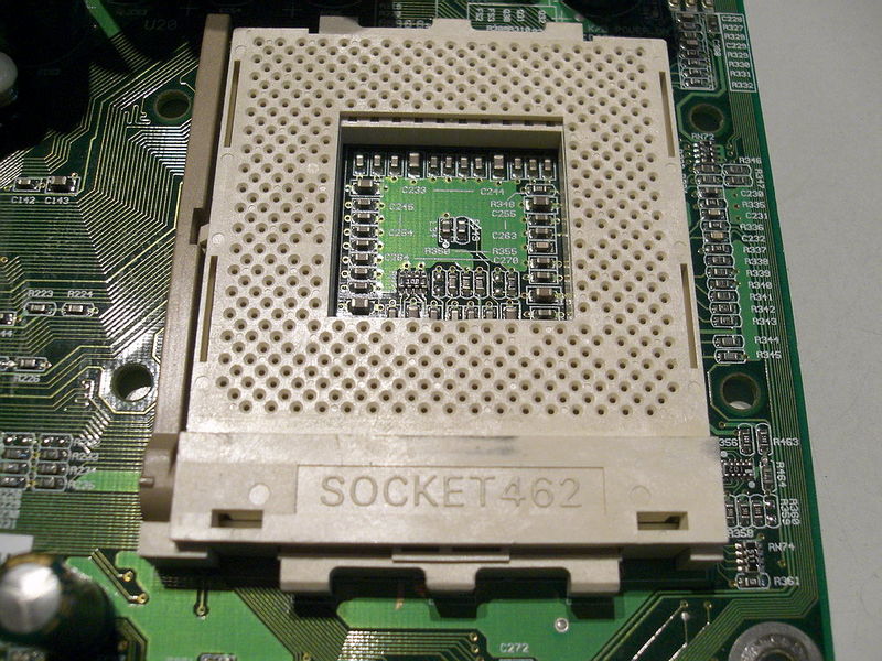 Soubor:AMD Sockel 462.JPG