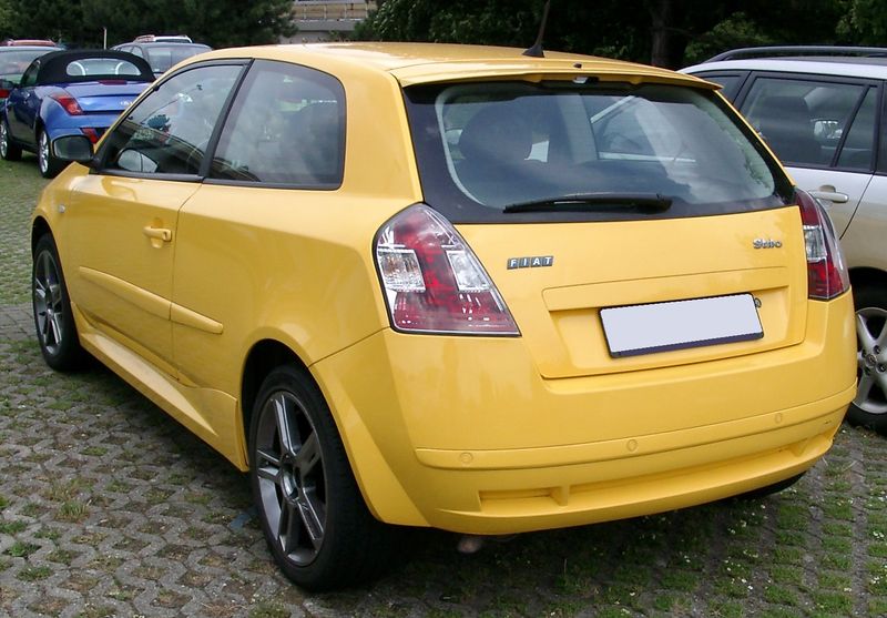 Soubor:Fiat Stilo rear 20080711.jpg