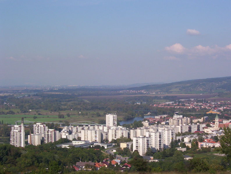 Soubor:Hlohovec panorama.JPG