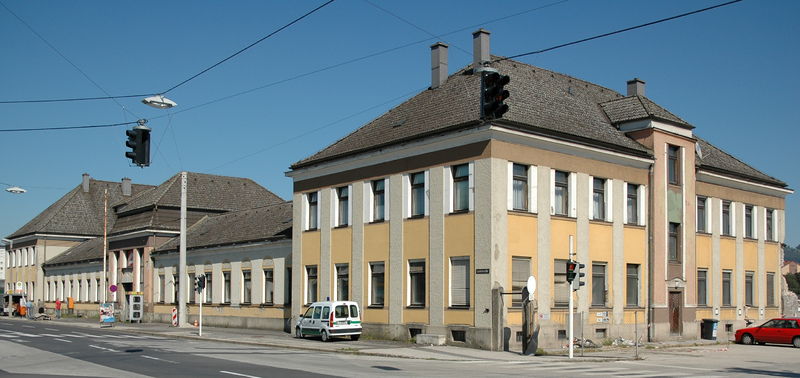 Soubor:Frachtenbahnhof Linz Front.jpg