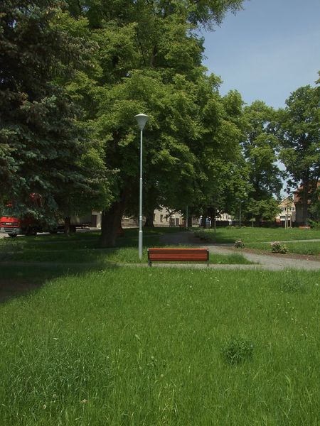 Soubor:Hostivice, park.JPG