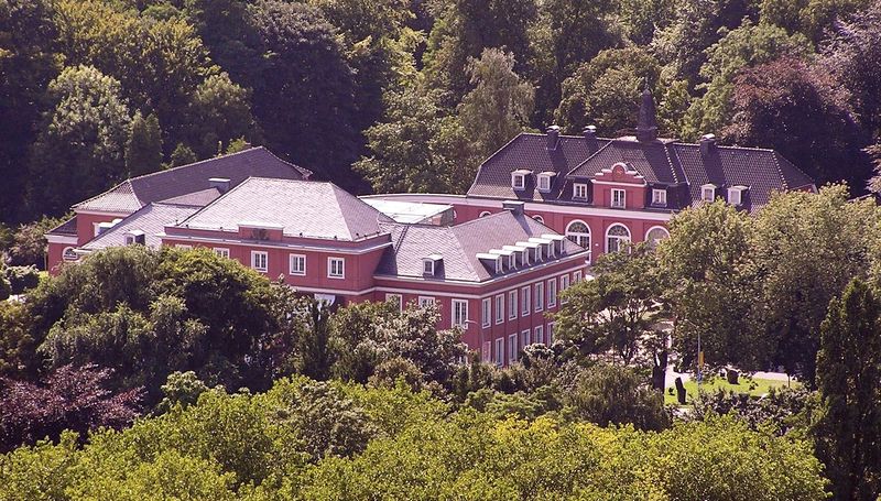 Soubor:Schloss Oberhausen-vom Gasometer.jpg