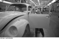 Bundesarchiv B 145 Bild-F038795-0005, Wolfsburg, VW Autowerk, Käfer.jpg