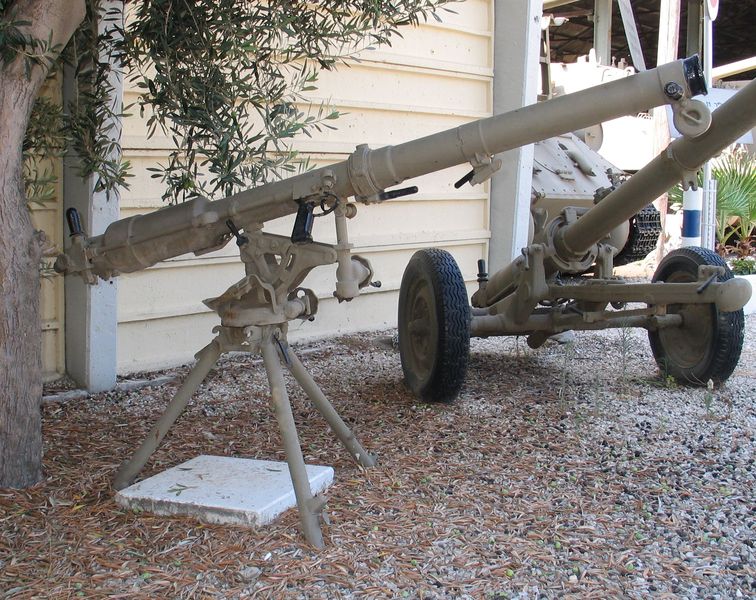 Soubor:B-10-82mm-recoilless-rifle-batey-haosef-2-1.jpg