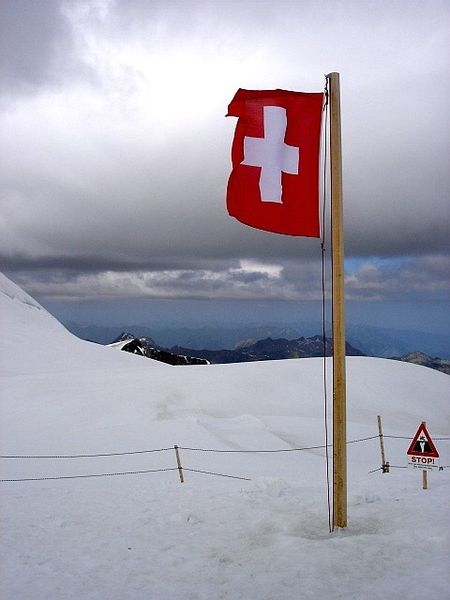 Soubor:Jungfraujoch SwFlag01.jpg