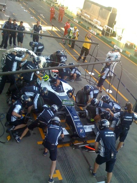 Soubor:Williams FW31 Australia practice.jpg