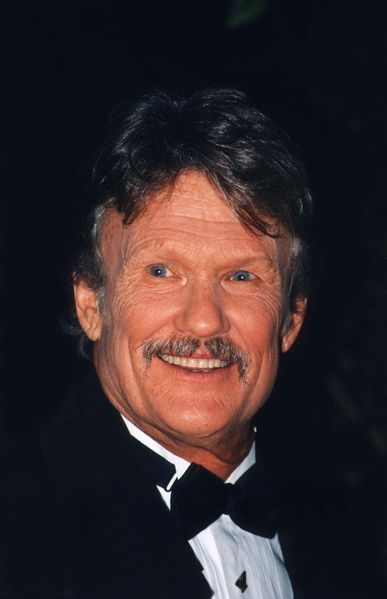 Soubor:Kris Kristofferson 1999.jpg