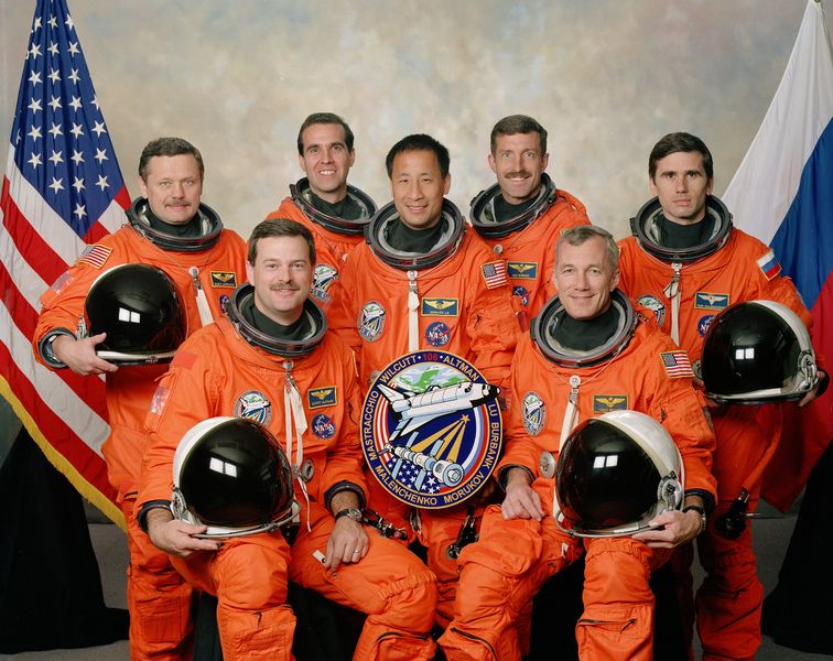 Soubor:STS-106 crew.jpg