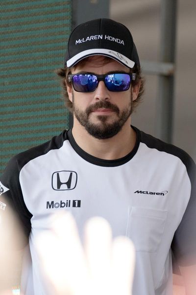 Soubor:Fernando Alonso 2015 Malaysia.jpg