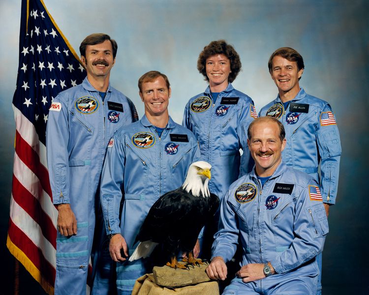 Soubor:STS-51-A crew.jpg