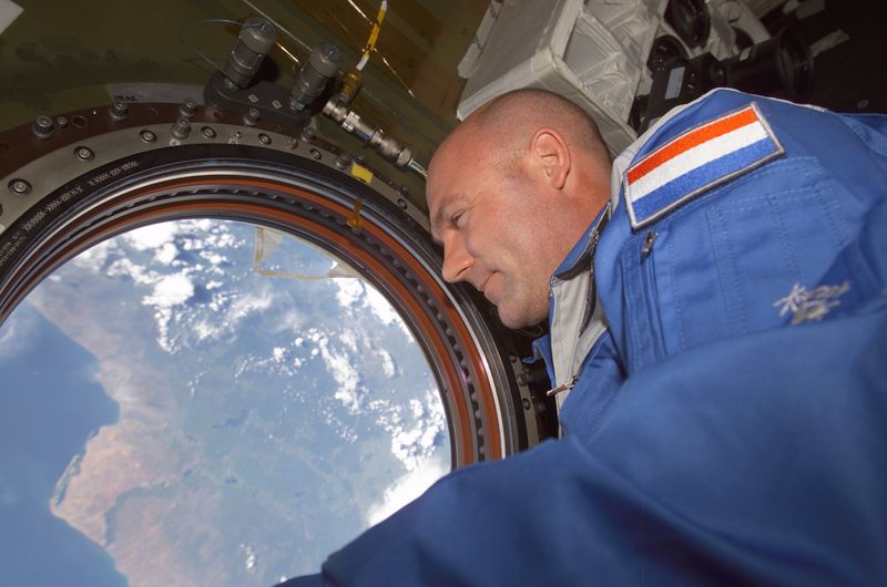 Soubor:Andre Kuipers ISS.jpg