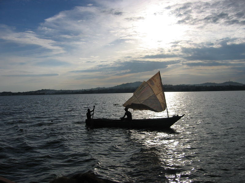 Soubor:Victoria lake.JPG