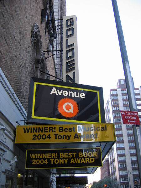 Soubor:Golden Theatre Avenue Q.jpg