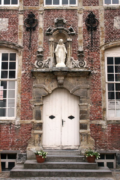 Soubor:Kortrijk Beguinage 805.jpg