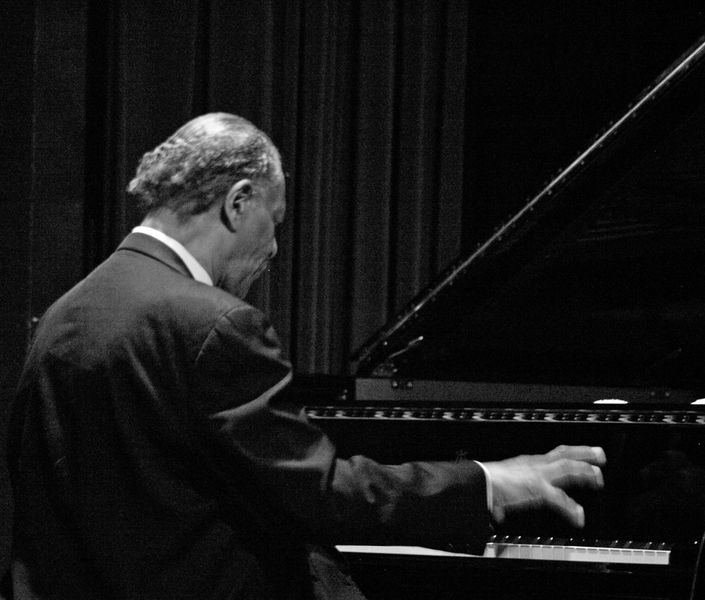 Soubor:McCoyTyner2009.jpg