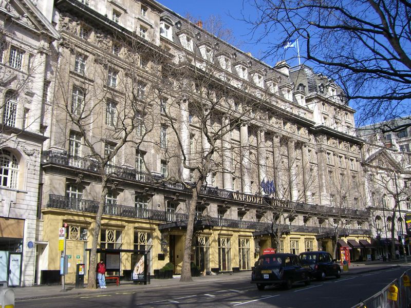 Soubor:Waldorf Hotel 1.jpg