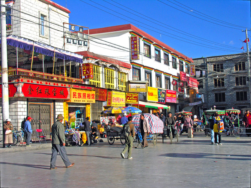 Soubor:Tibet-5407-Road to Prayer-DJFlickr.jpg