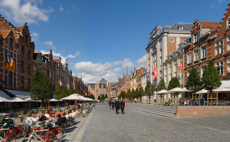 Soubor:Oude Markt Leuven.jpg