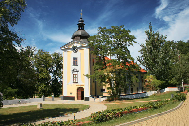 Soubor:Ctenice Castle.jpg