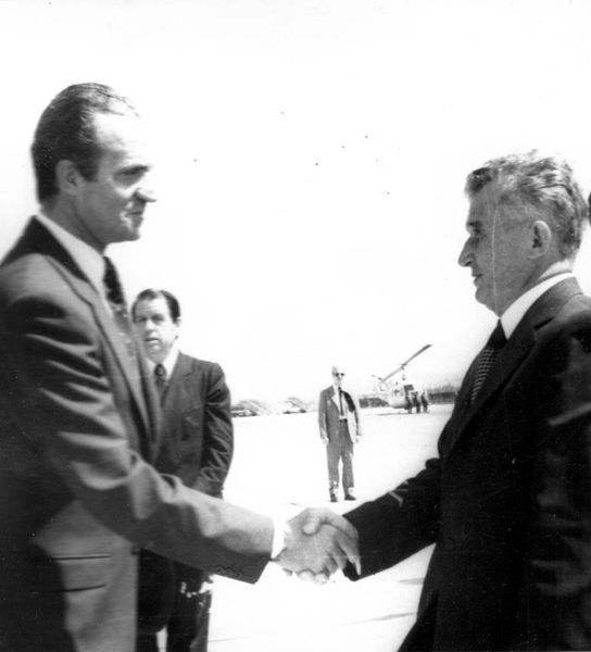 Soubor:Nicolae e Juan Carlos.jpg