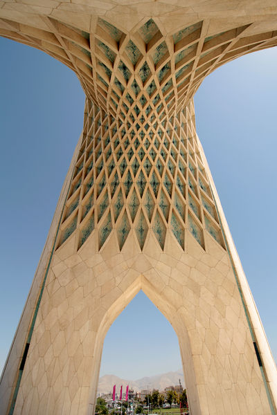 Soubor:The Azadi Tower-2-2018-Flickr.jpg