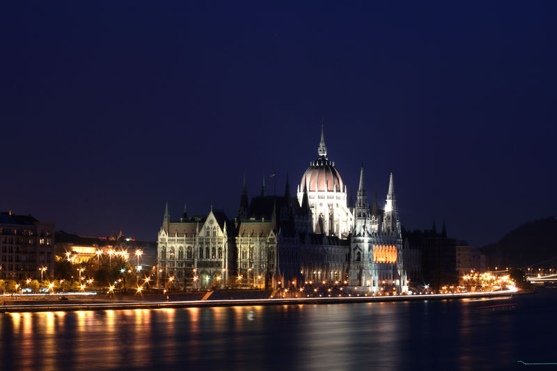 Soubor:Budapest Night Parlament 4.jpg